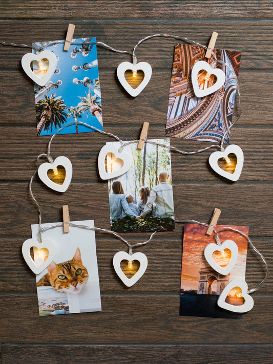 Art Street (White Heart Shaped Fairy Light Photo Frame)